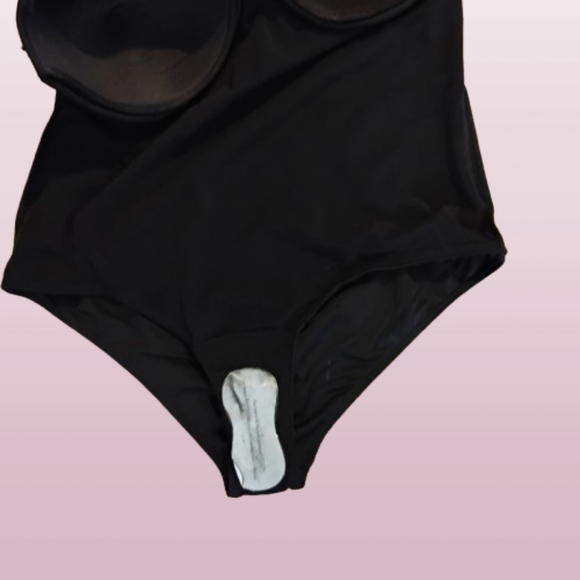 NEW One-Piece Swimsuit Size 1X Black  Criss-Cross Bust, No OriginalTags - Picture 4 of 5